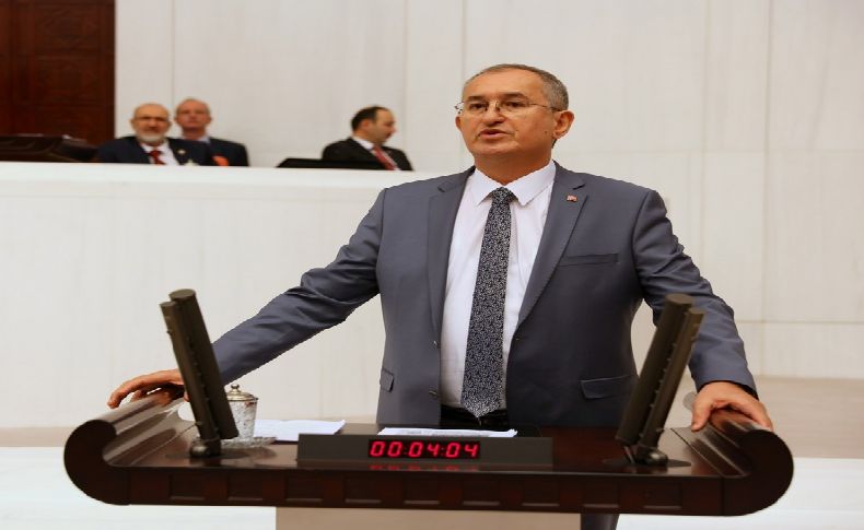 CHP'li Sertel'den AK Parti'ye geçen Çelebi'ye sert tepki: Zavallı, gittiği yerde huzur bulamayacak