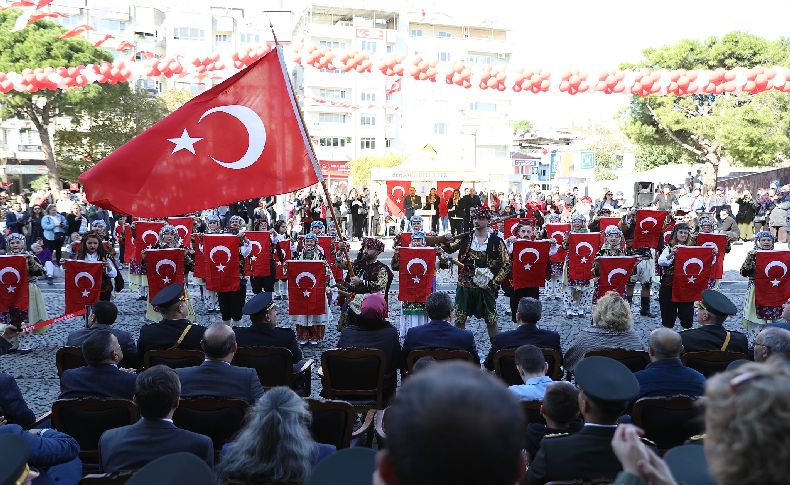 Cumhuriyet Bayramı Bergama'da coşku ile kutlandı