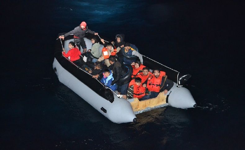 İzmir açıklarında 208 göçmen kurtarıldı, 94 göçmen yakalandı
