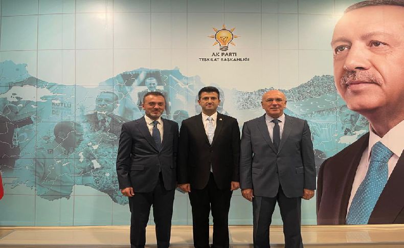 İzmir Milletvekili Mehmet Ali Çelebi AK Parti'ye katıldı
