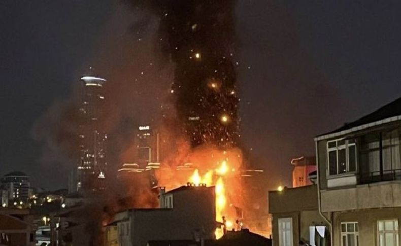 Kadıköy'de binada patlama! 3 kişi hayatını kaybetti