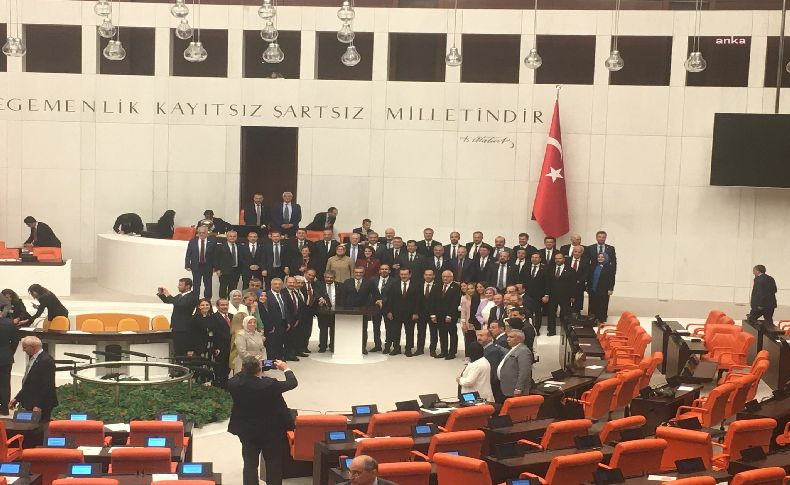 Sosyal medya düzenlemesi Meclis'ten geçti