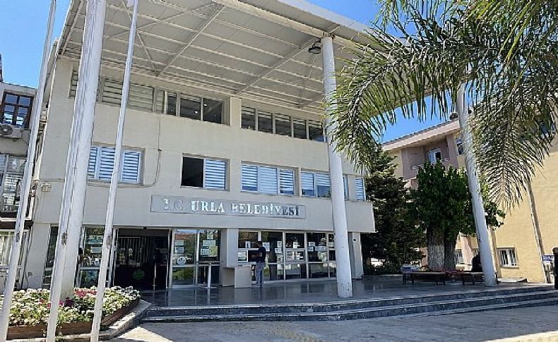 Urla Belediyesi’nde bilgisayar hırsızlığı: Şüpheliler yakalandı
