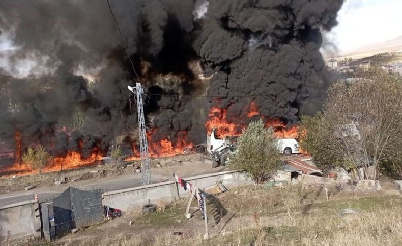 Ağrı'da kamyon, otobüs ve TIR çarpıştı: 7 ölü!