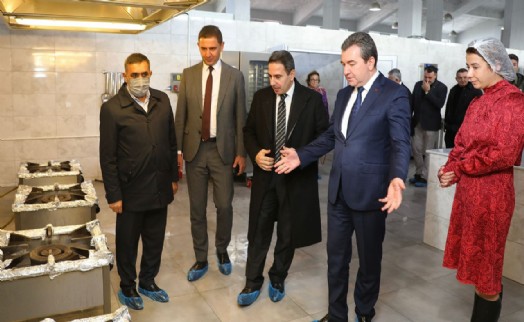 Bergama'ya 5 yıldızlı otel mutfağı konforunda aşevi