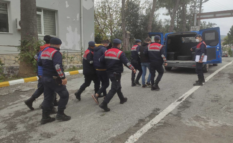 İzmir'de aranan 26 kişi yakalandı!