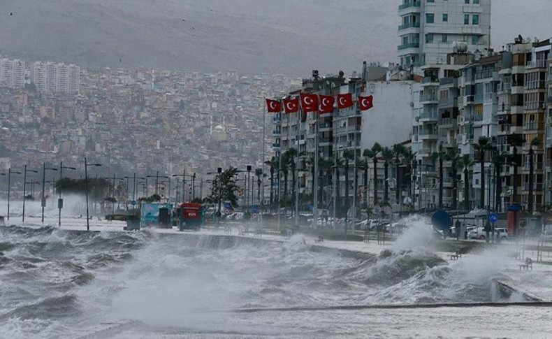 İzmir Valiliğinden fırtına uyarısı