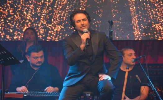 Mahsun Kırmızıgül 17 yıl sonra İzmir'de sahne aldı