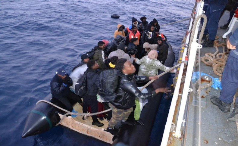 Yunanistan'ın ölüme ittiği 116 göçmen kurtarıldı