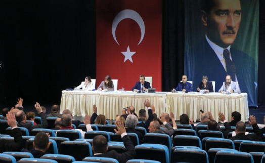 Başkan Batur'dan belediye meclisine uyum teşekkürü