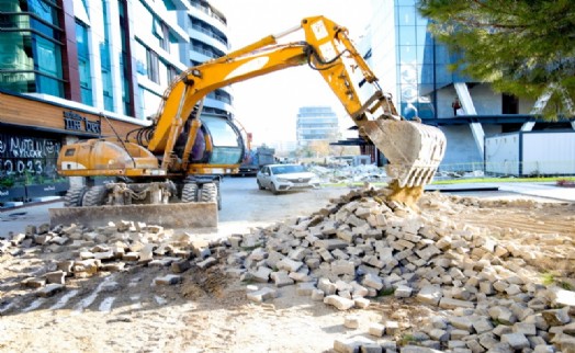 Bayraklı'da kilit parke seferberliği!