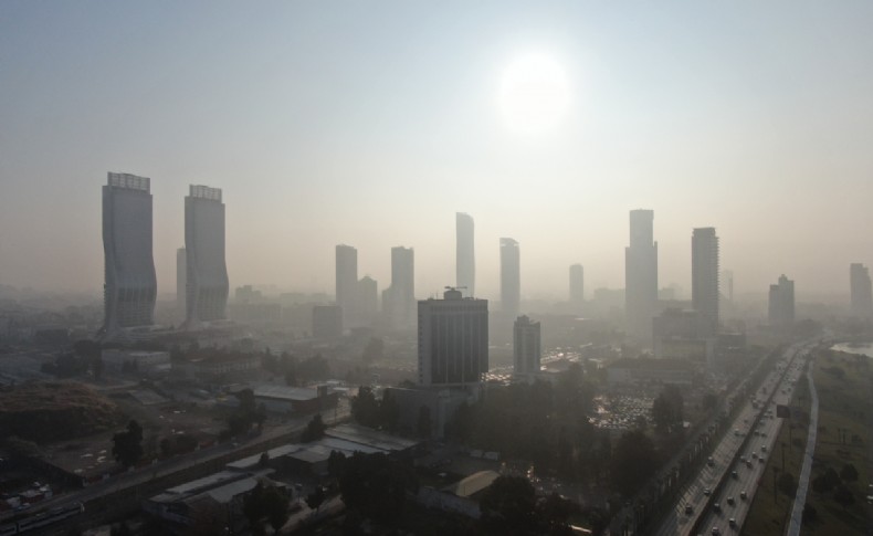 İzmir'de sisli hava etkili oldu