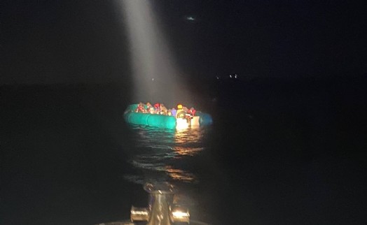 İzmir'de 29 düzensiz göçmen kurtarıldı