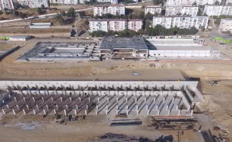 Karabağlar Gençlik ve Spor Merkezi’nin yarısı tamamlandı