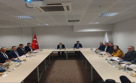Soyer'den belediye başkanlarıyla yılın ilk zirvesi