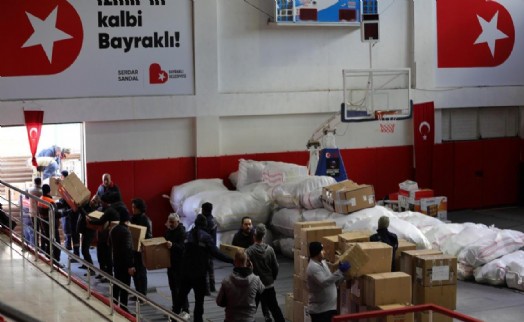 Bayraklı'da büyük deprem dayanışması
