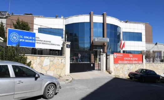 Depremzedeler, Bornova'nın misafiri