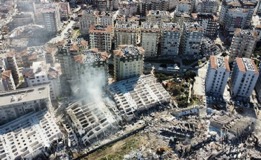 Depremde yıkılan Rönesans Rezidans'ın ortağı, proje müdürü ve şantiye şefi ortada yok