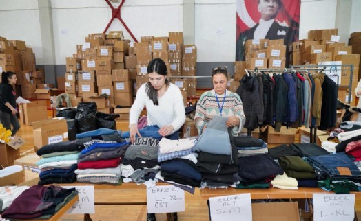 Gaziemir Belediyesi'nden ilçeye yerleşen depremzedelere tam destek