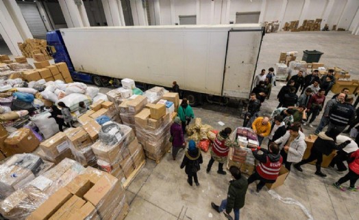 Deprem bölgesine İzmir'den destek sürüyor