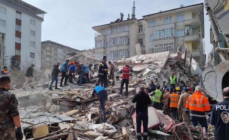 AFAD'dan Malatya depremi açıklaması: 2 ölü, 140 yaralı