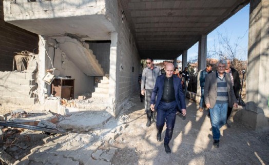 Soyer, Osmaniye'de depremden etkilenen köyleri ziyaret etti