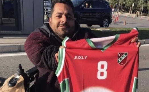 Ufuk Sarıca'nın hediyesi açık artırmada