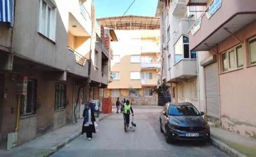 Bornova'da farkındalık yaratan temizlik çalışması