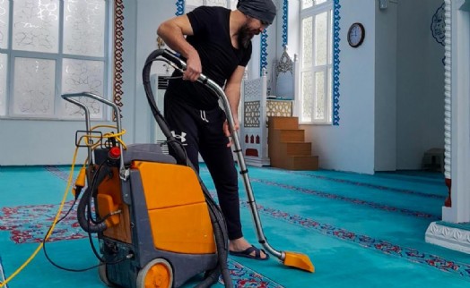 Narlıdere'de camiler Ramazan'a hazır