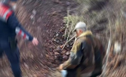İzmir'de kaçak kazı yapan 17 kişi yakalandı