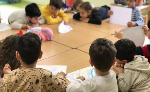 Bayraklı'nın çocuklarından Osmaniye'ye gönül köprüsü!