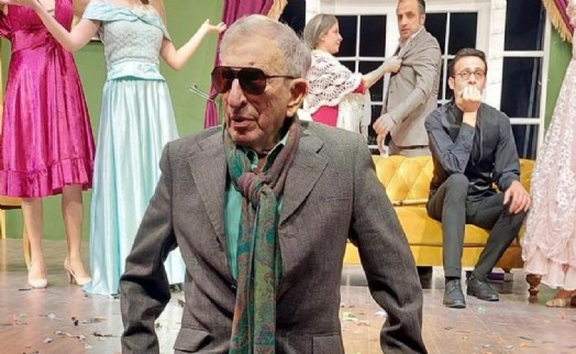 Haldun Dormen'e sahnede 95. yaş sürprizi