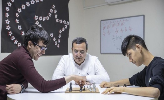 Konak Engelsiz Yaşam Köyü'nün yeni spor salonu faaliyete geçti