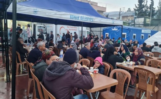 Konak'tan çadır kentte ilk iftar