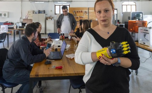 FabrikaLab İzmir'de Robotel üretildi