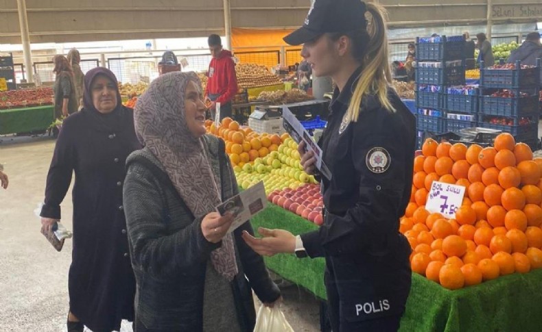 İzmir polisi pazar yerinde vatandaşları bilgilendirdi