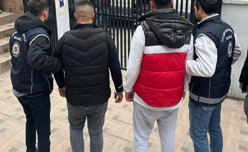 İzmir polisinden göçmen kaçakçılarına darbe: 5 tutuklama