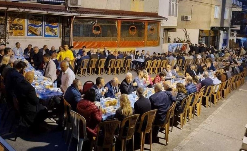 Eski İzmir Erzurumlular Derneğinden 500 kişilik iftar sofrası