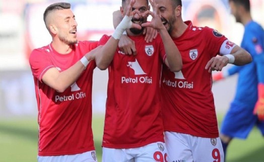 Altınordu'da Ali Özgün'ün performansı dikkat çekiyor