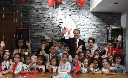 Depremin mucize çocuklarından Başkan İduğ'a  park teşekkürü