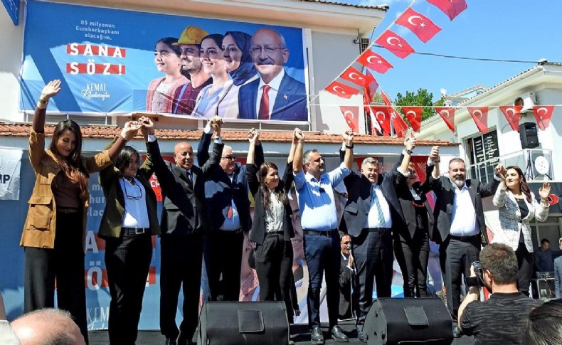 Çeşme CHP seçim bürolarını açarak, İzmir Milletvekili adaylarını tanıttı