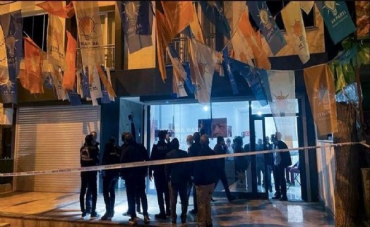 AK Parti'nin Seçim İrtibat Bürosu'nun önünde silah sesleri duyuldu