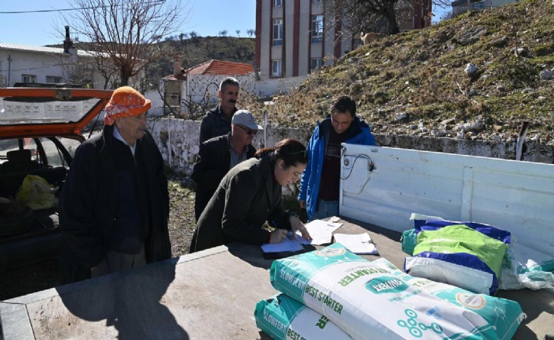 Karabağlar Belediyesi üreticilerin yanında