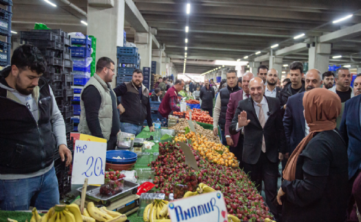 Vatandaş Soyer'e dert yandı: Soğan aldım zenginim!