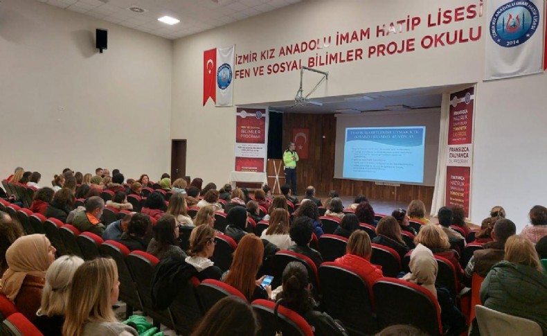 İzmir İl Milli Eğitim Müdürlüğü'nden trafik güvenliği semineri