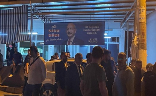 Buca'da Kılıçdaroğlu'nun afiş ve pankartlarının olduğu kahveye saldırı...