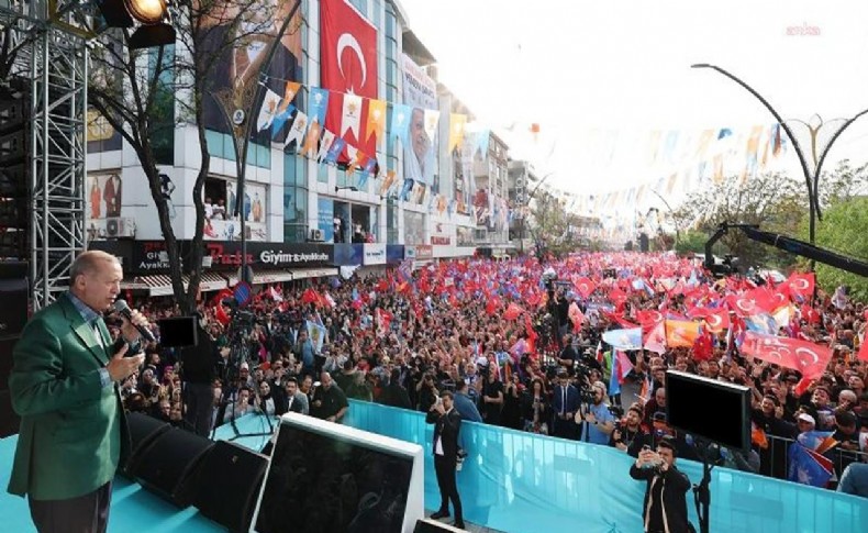 Erdoğan: Ülkemizde siyasetin seviyesinin bu kadar düşürülmesine gönlüm razı değil