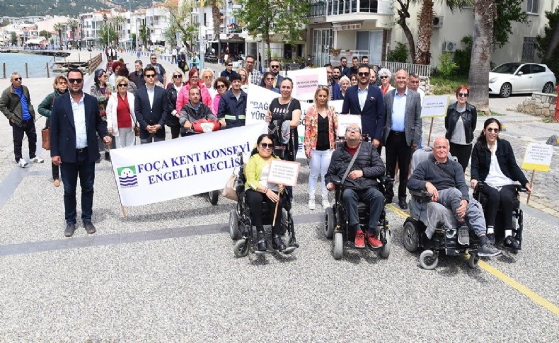 Foça'da Engelliler Haftası Farkındalık Yürüyüşü