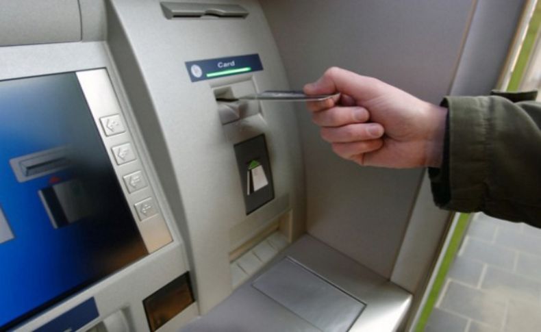 İzmir'de PTT ve ATM önlerinde yaşlıları dolandıran zanlı yakalandı