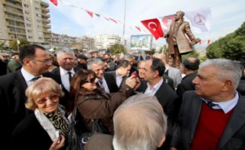 Nazım Hikmet, Karşıyaka’da ölümsüzleşti